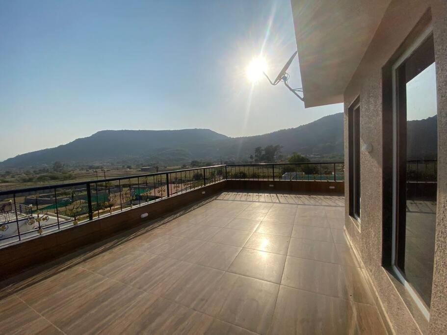 Mount Resorts Lonavala 5 Bhk Luxurious Villa With Private Pool And Full Size Cricket Football Turf 外观 照片